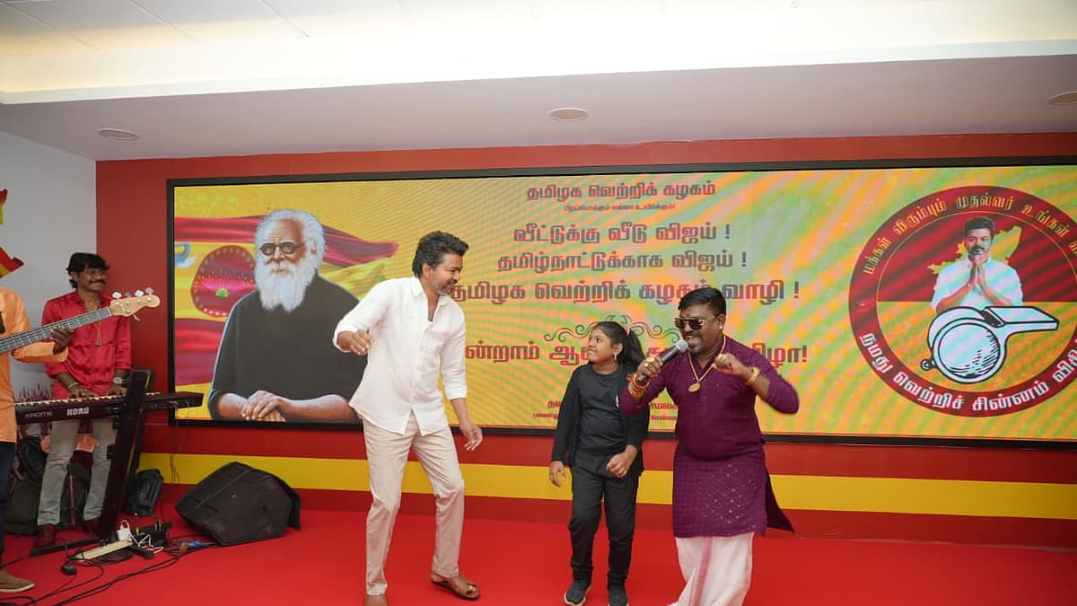 விஜய் மேடையில் வேல்முருகன்