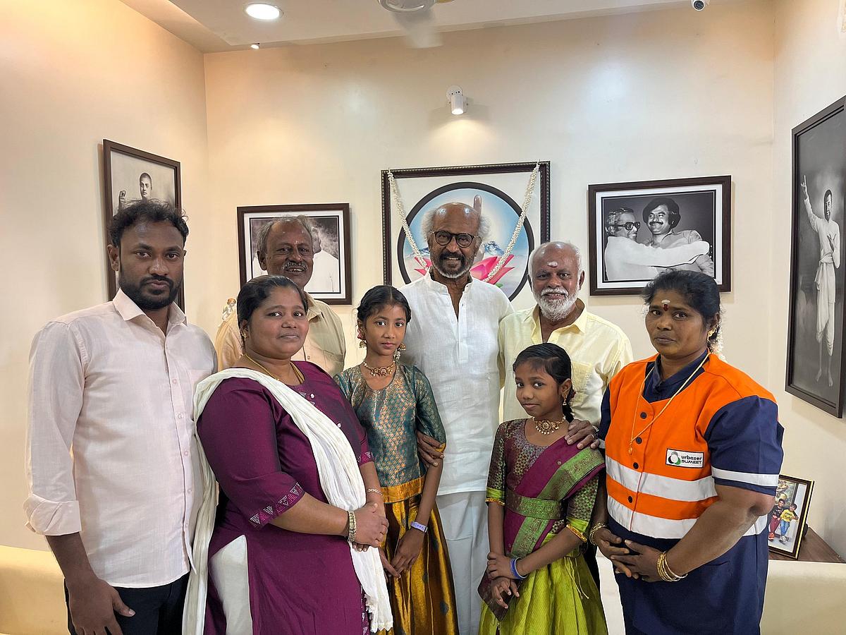 குடும்பத்தினருடன் பத்மா