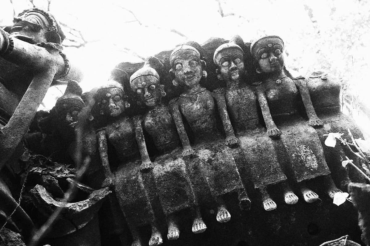 `ஒத்த தங்கைய ஈட்டியால கொல்லுறீங்களே...' ஆணவக்கொலை செய்யப்பட்ட பூச்சியம்மனின் கதை |ஆங்காரிகளின் கதை 4