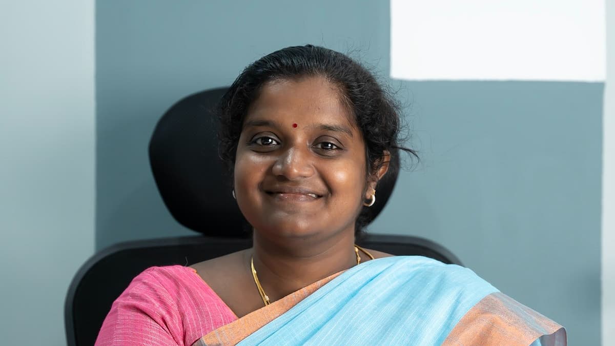 டாக்டர் அஞ்சுகம் பூபதி