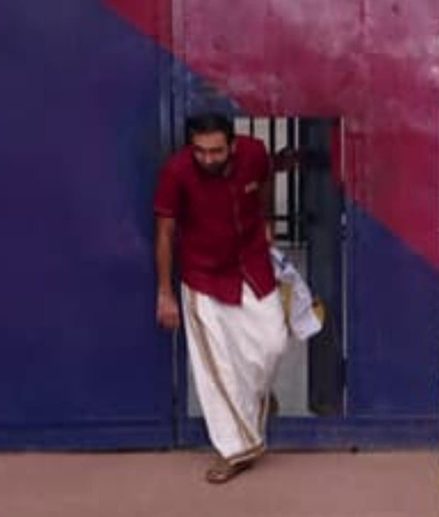 சிறையில் இருந்து வெளியே வந்த உன்னிகிருஷ்ணன் போற்றி