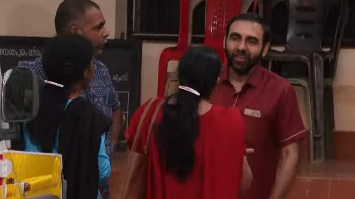 சிறையில் இருந்து வெளியே வந்த உன்னிகிருஷ்ணன் போற்றி