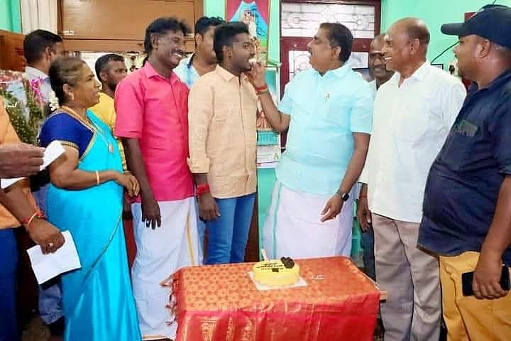 பிரபலங்களுடன் போட்டோ; ஃபோர்ஜெரி பணத்தில் எம்.எல்.ஏ ஆக பிளான் - புதுச்சேரி தொடர் குற்றவாளி கைது!