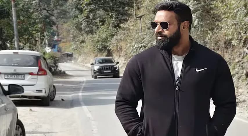 `பாபா' கடைப் பெயர் சர்ச்சை; இஸ்லாமியருக்கு ஆதரவாக நின்ற `முகமது தீபக்' - வெடித்த போராட்டம், பதற்றம்!