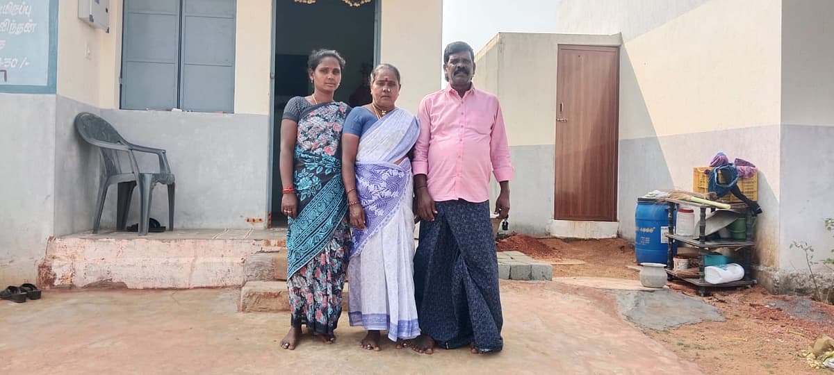 வரலட்சுமி - அவர் மகள்