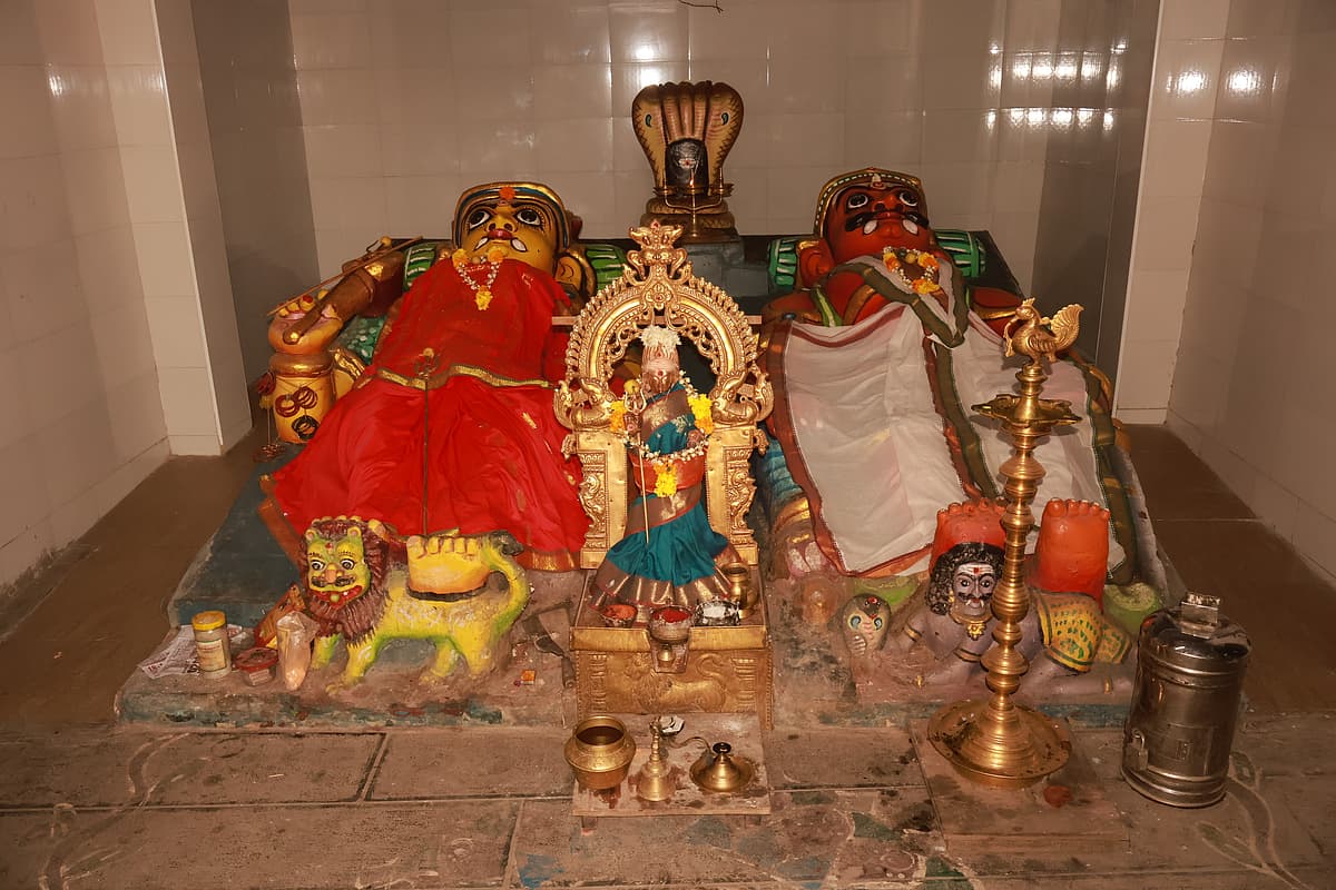 `பசில வந்த பிள்ளைக.!' - தாயே வண்டி மலைச்சியா, வண்டிமலையான்... நீங்கதான் துணை' | ஆங்காரிகளின் கதை 5