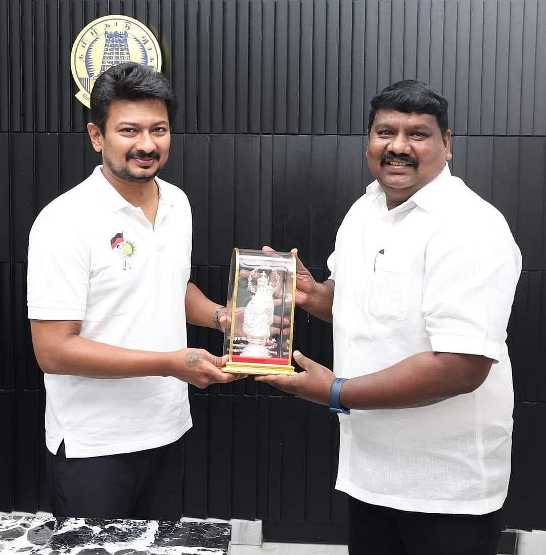 உதயநிதியுடன் எடிசன்