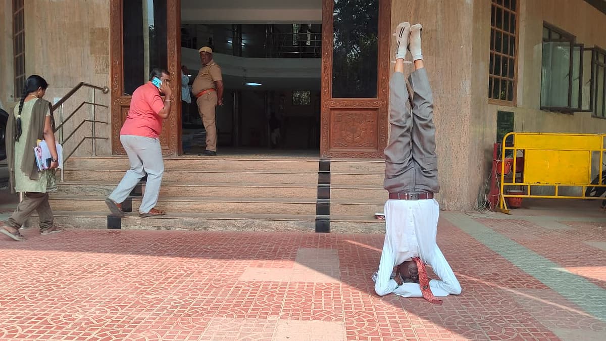 தலைகீழாக நின்ற செல்லதுரை