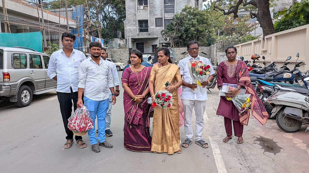 சசிகலா ஆதரவாளர்கள்