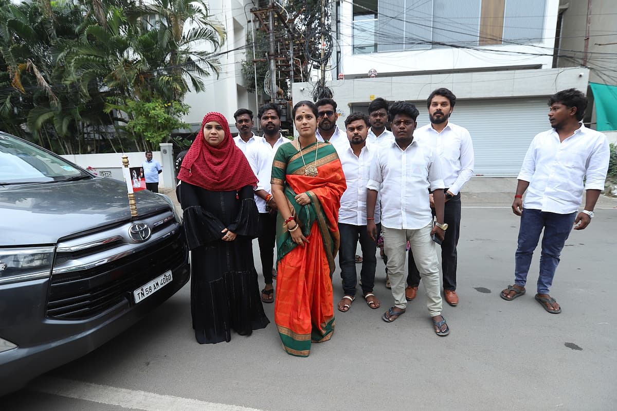 சசிகலா ஆதரவாளர்கள்