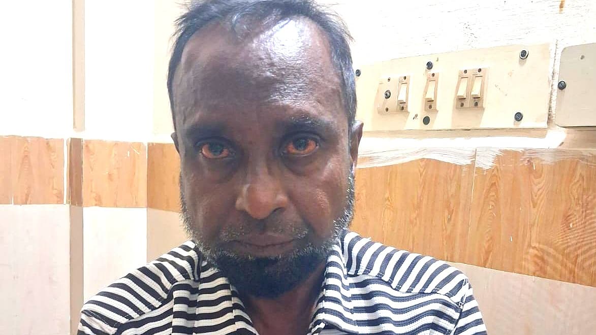 தோல் வியாபாரி அப்துல் லத்தீப்