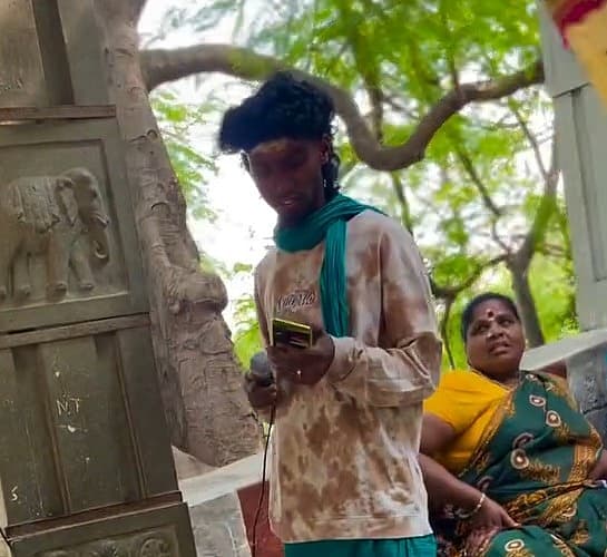 பழனி முருகன் கோயிலில் ஒலித்த 'உங்க விஜய்' பாடல்; இளைஞர் அட்ராசிட்டி - போலீஸில் புகார்!