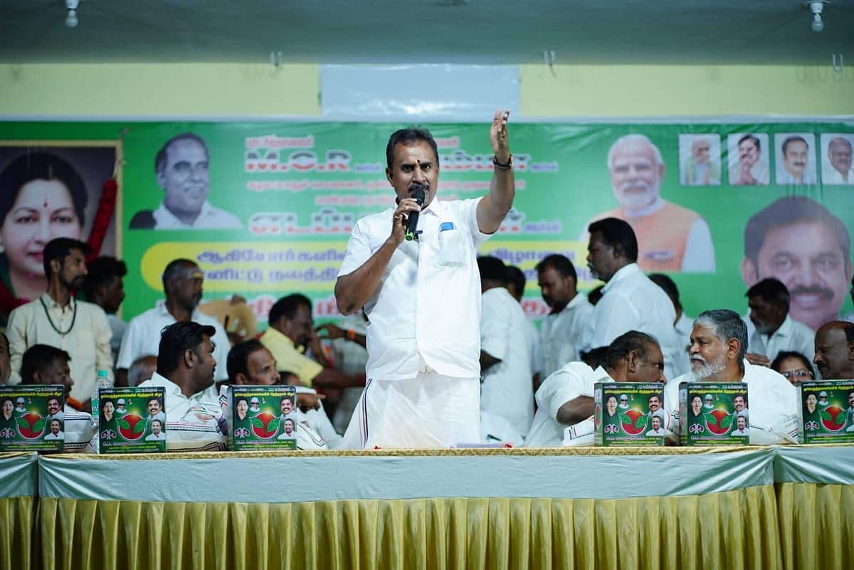 வேலுமணி