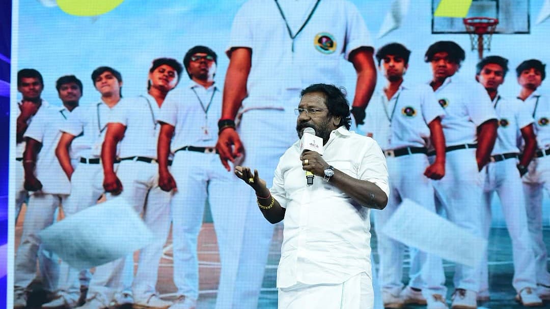 கருணாஸ்