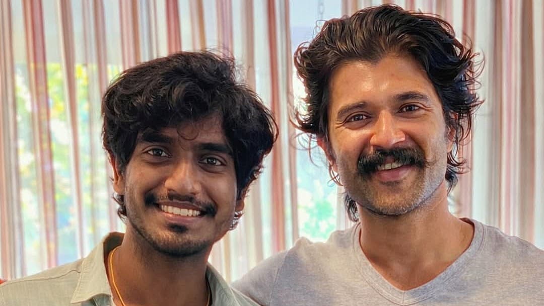 அபிஷன் ஜீவிந்த் - விஜய் தேவரகொண்டா