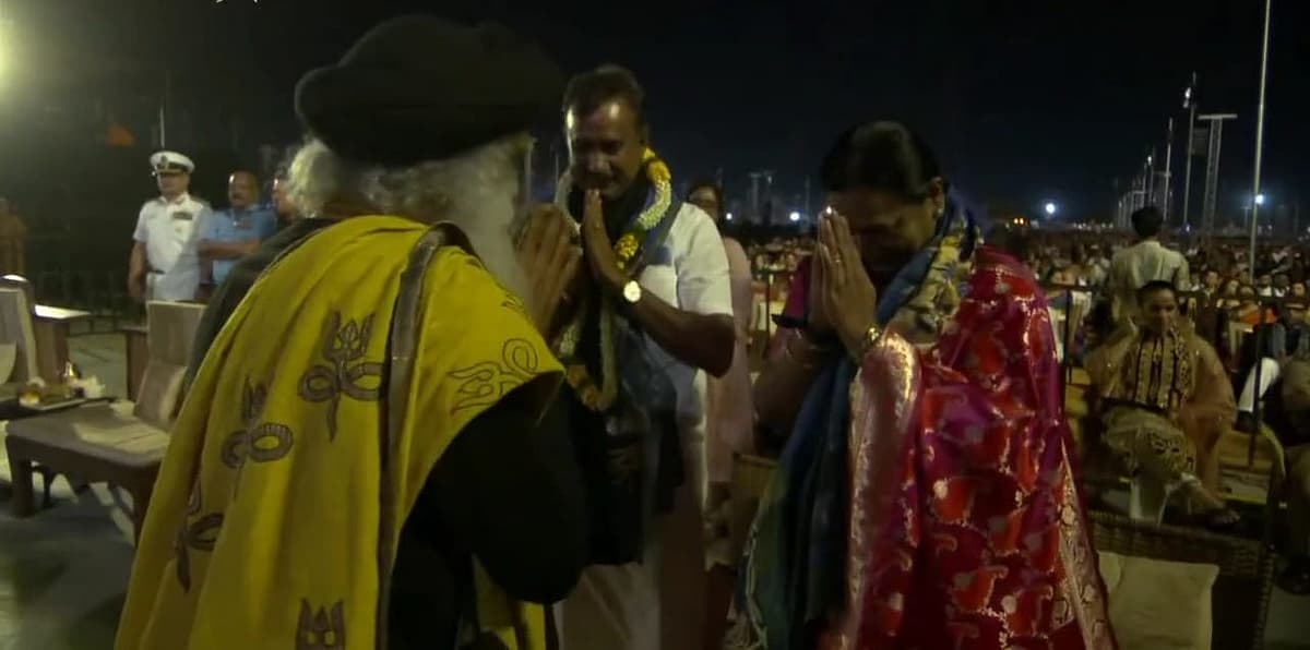 வேலுமணி பிரேமலதா சந்திப்பு