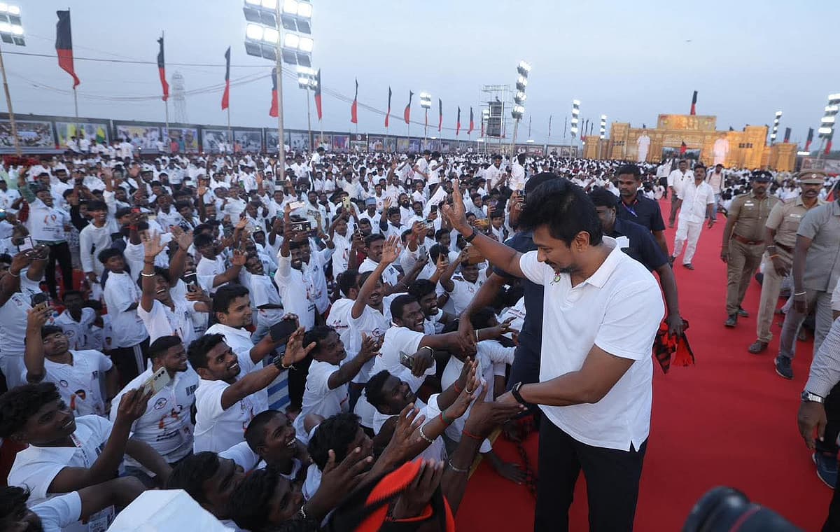 திமுக இளைஞர் அணி சந்திப்பு நிகழ்ச்சியில் உதயநிதி