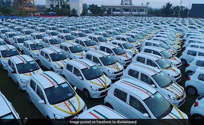 தொழிலாளர்களுக்காக வாங்கிய கார்