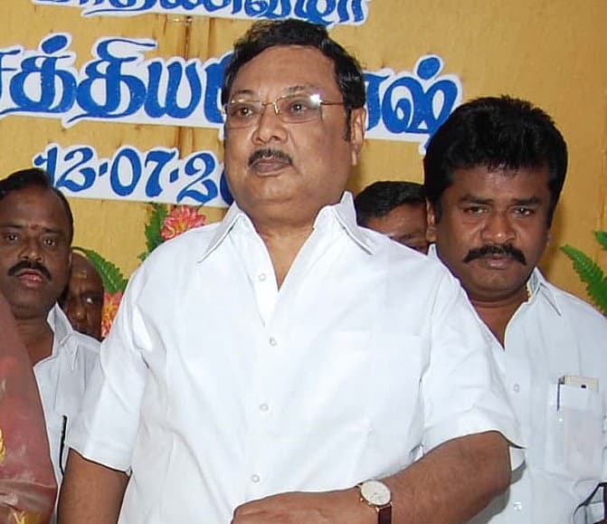 மு.க.அழகிரியுடன் பி.எம்.மன்னன்