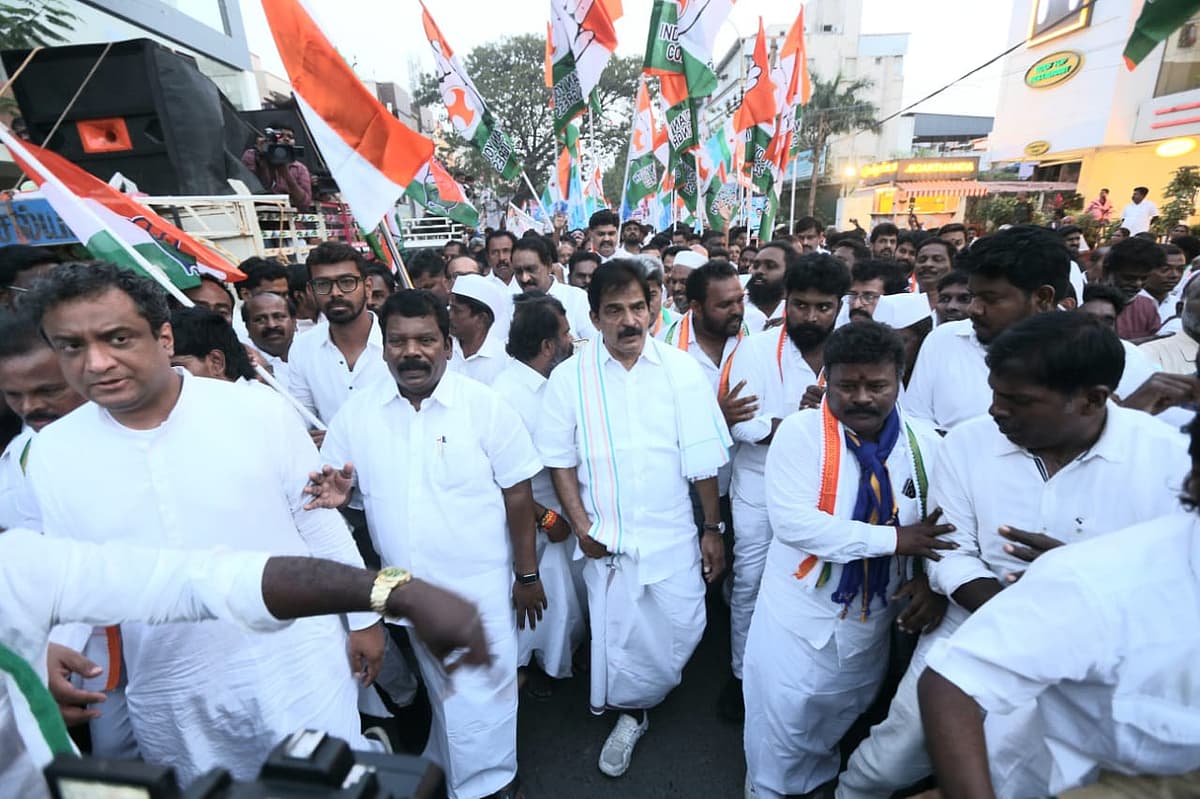 அகில காங்கிரஸ் பொதுச்செயலாளர் வேணுகோபால்