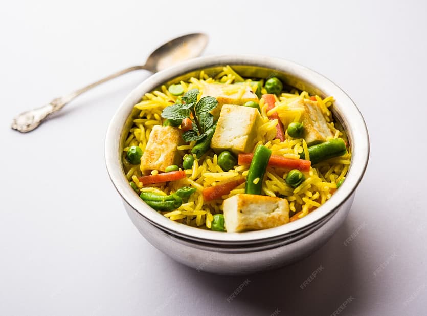 சாதம் கொடுக்கும்போதும், அதை பனீர் புலாவ், காய்கறி புலாவ் என சத்தானதாகச் செய்து கொடுக்கலாம்.