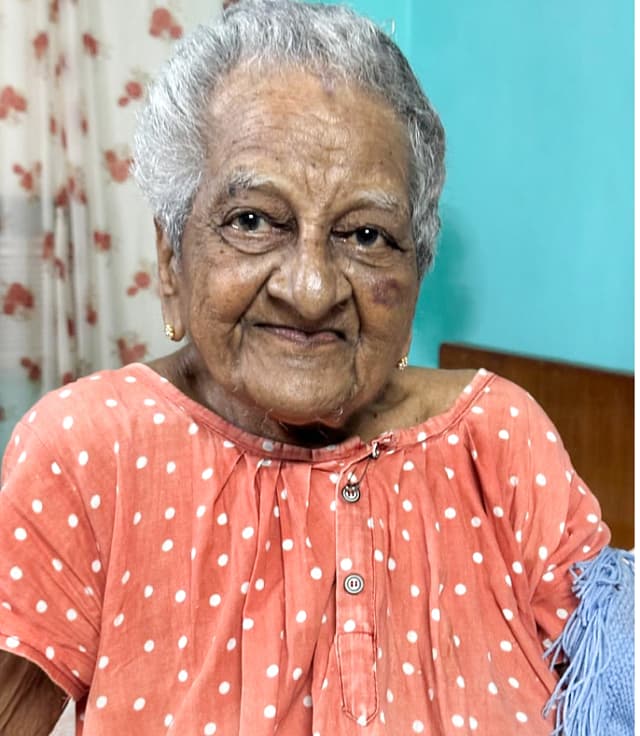 புற்றுநோய் இருளில் தவிக்கும் ஏழைப் பெண்களுக்கு புதுவிடியல்: வாழ்நாள் சேமிப்பை அர்ப்பணித்த மருத்துவர்