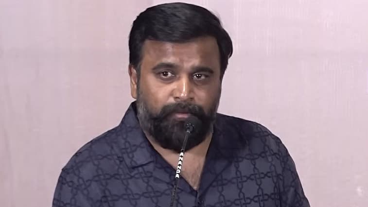 சசிகுமார்