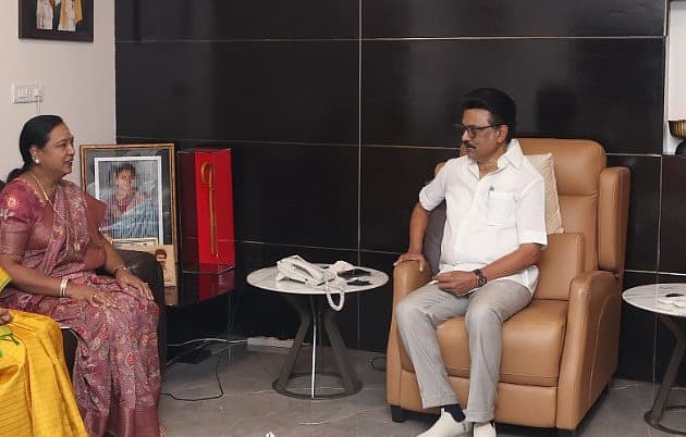 ஸ்டாலின், பிரேமலதா சந்திப்பு