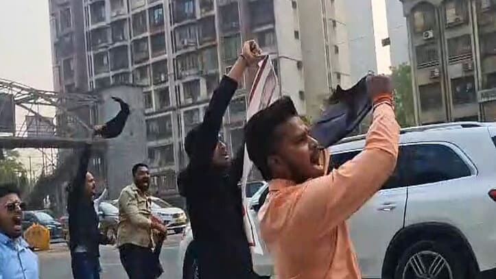 மும்பையில் பா.ஜ.க கருப்பு கொடி போராட்டம்