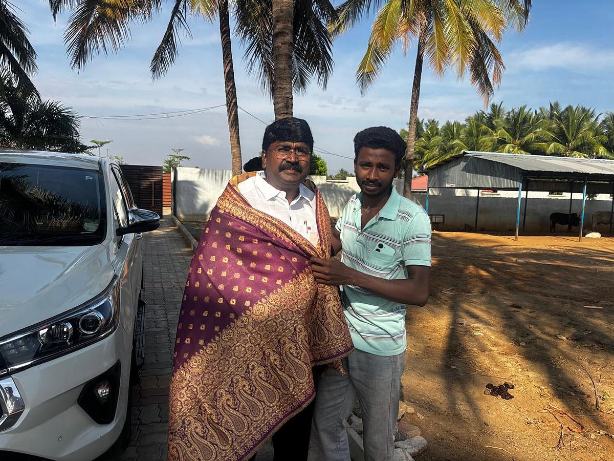 வீராசாமிநாதனை கத்தியில் குத்திய நபர்