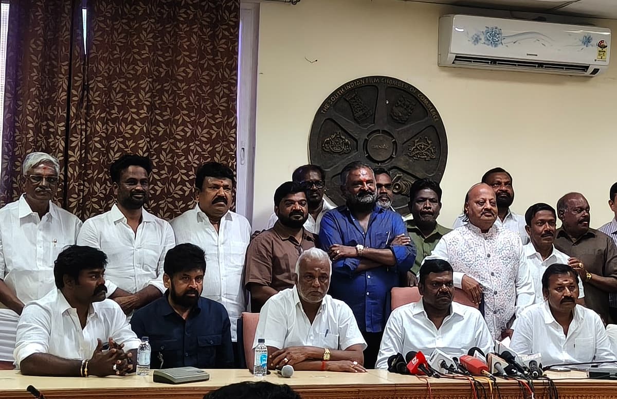 நலம் காக்கும் அணியினர்