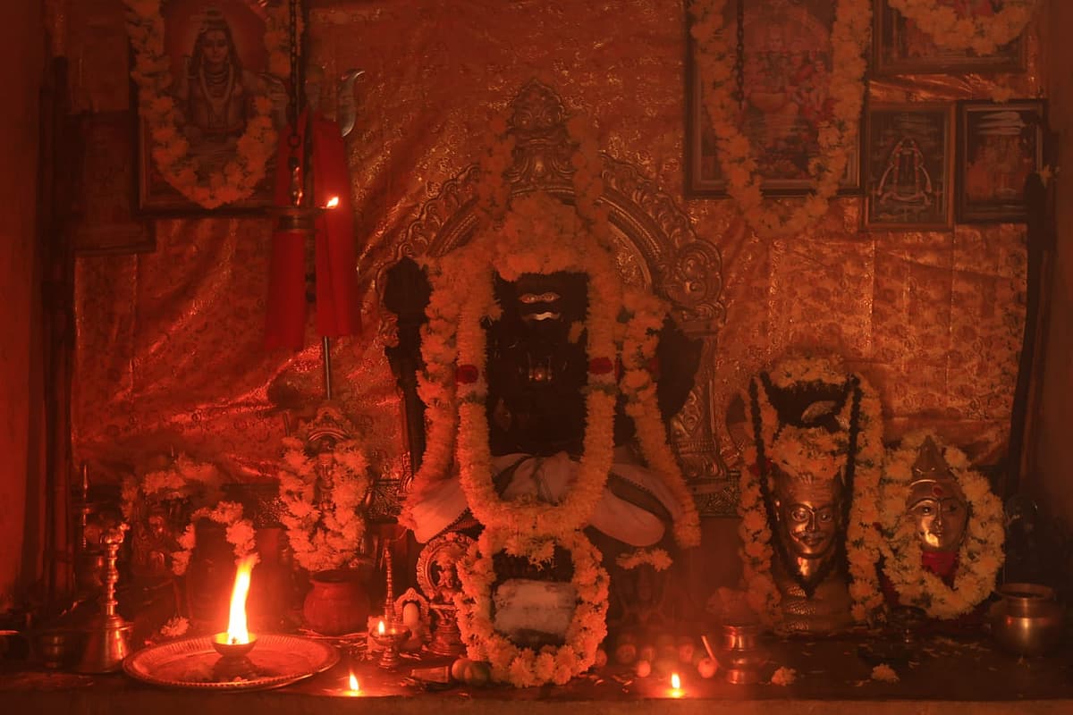 நீலகிரி: பாரம்பரிய முறைப்படி விமர்சையாக நடந்த பொக்காபுர மாரியம்மன் கோயில் திருவிழா!