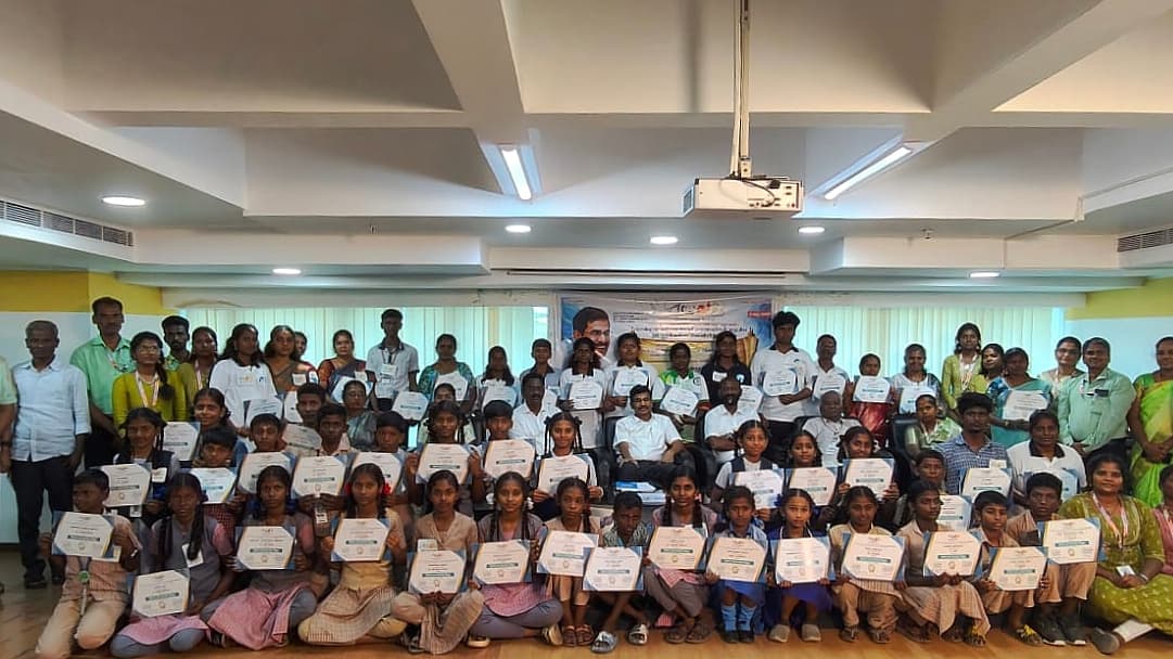 அரசுப்பள்ளி மாணவர்கள்