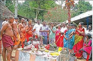 மேல்கலிங்கப்பட்டி எட்டுக்கை அம்மன் கோயில்