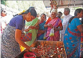 மேல்கலிங்கப்பட்டி எட்டுக்கை அம்மன் கோயில்