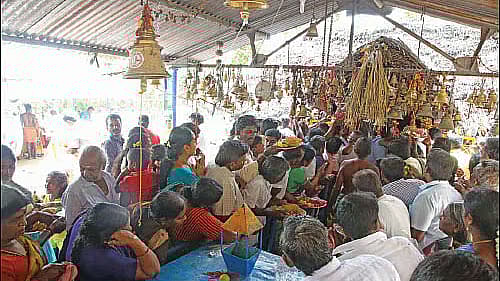 மேல்கலிங்கப்பட்டி எட்டுக்கை அம்மன் கோயில்