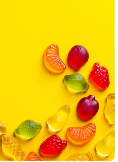 கம்மீஸ் என்பவை இயற்கை நிறங்கள் கொண்டவை, செயற்கை நிறங்கள் கொண்டவை என இரண்டு வகைகளில் கிடைக்கின்றன.