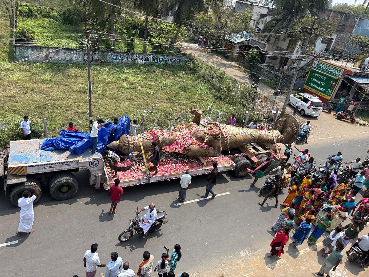 சேலம் எடுத்து செல்லப்படும் சிலை