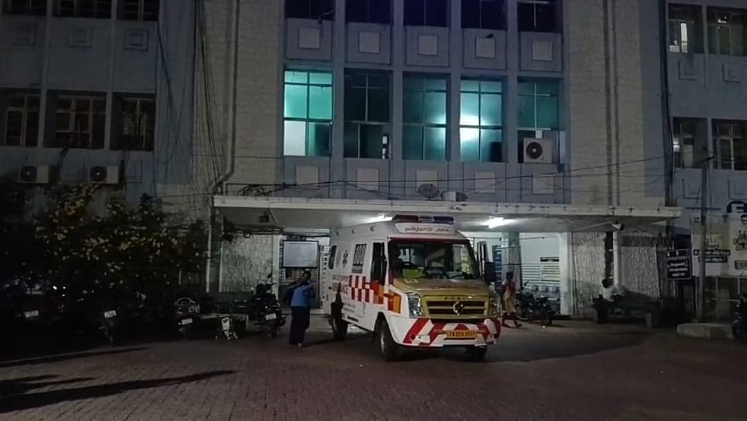 நெல்லை: போதையில் கண்ணில் கண்டவர்களை எல்லாம் சரமாரியாக வெட்டிய கும்பல் - அச்சத்தில் பொதுமக்கள்!