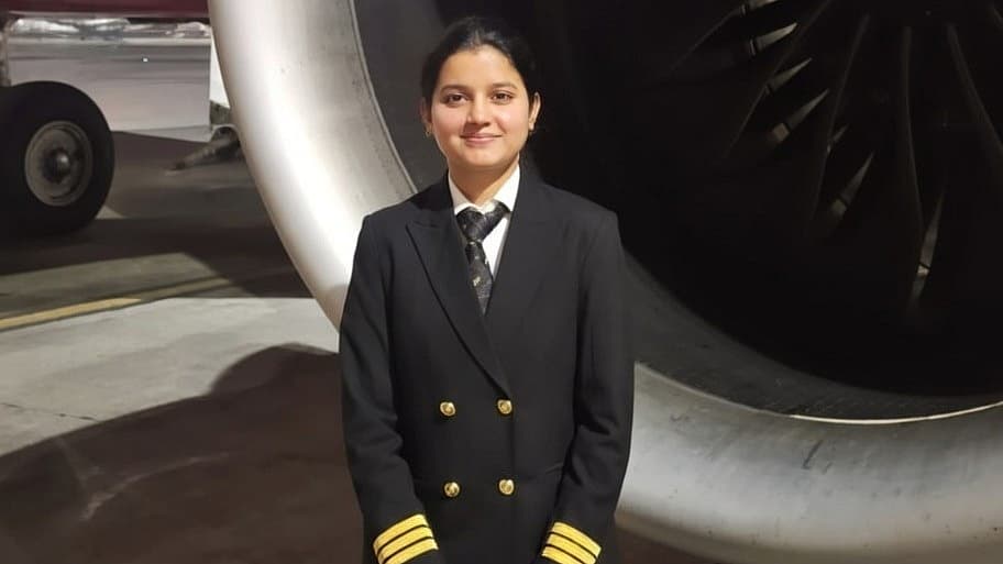 தீபிகா அதா