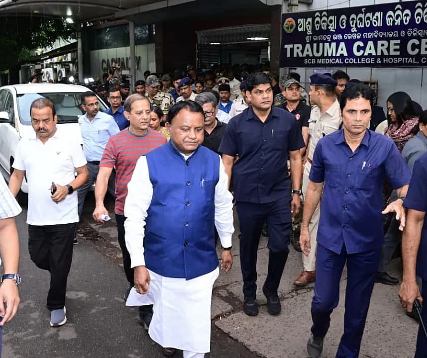 மருத்துவமனையில் முதல்வர் மோகன்