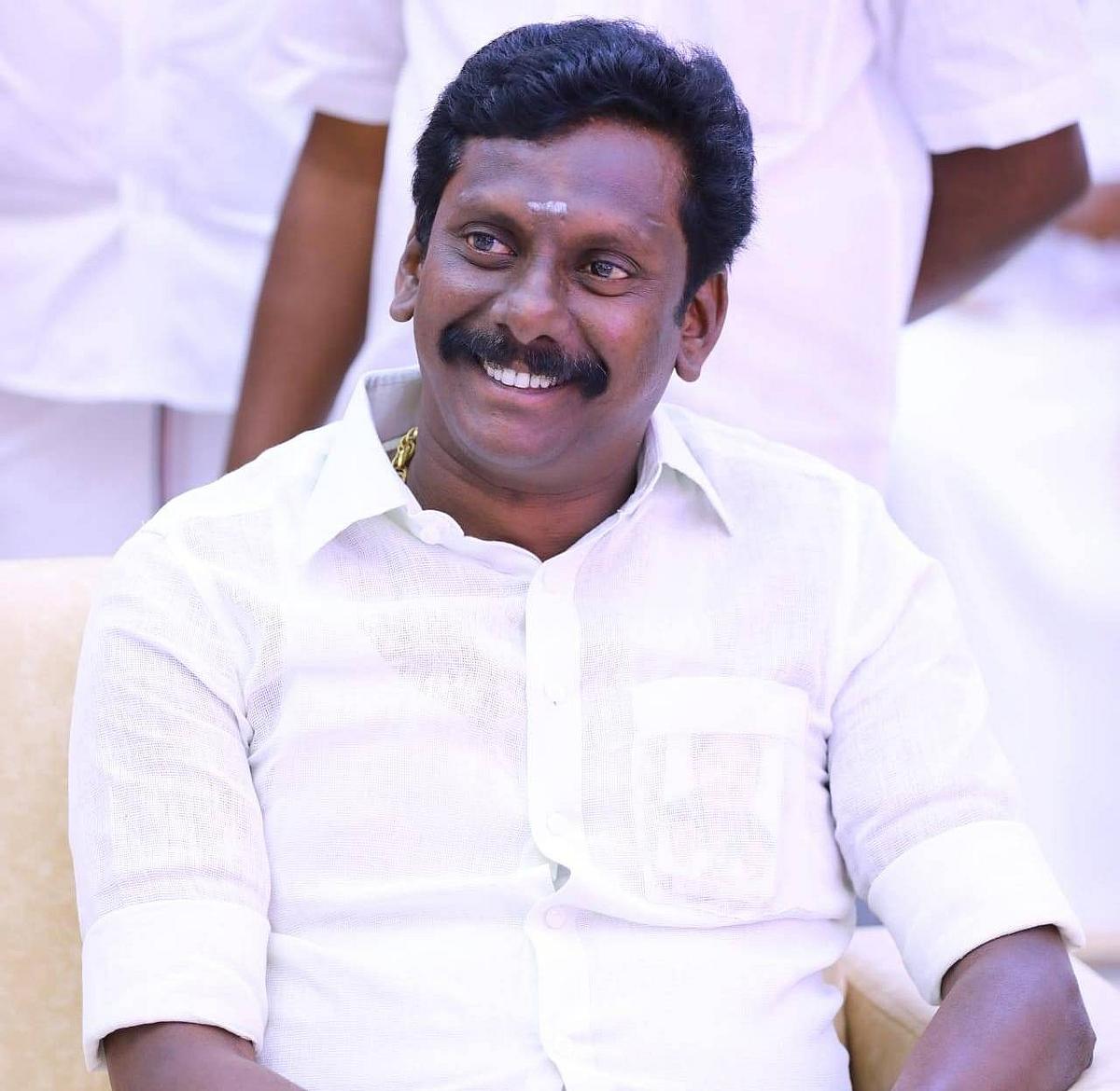 அ.தி.மு.க மாவட்டச் செயலாளர் எஸ்.ஆர்.கே.அப்பு