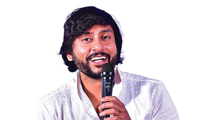 "ஒரே கட்சியில இருந்து நிறைய பேர் முதல்வராக முயற்சி பண்றாங்க!" - கேரளா அரசியல் பற்றி ஆர்.ஜே. பாலாஜி