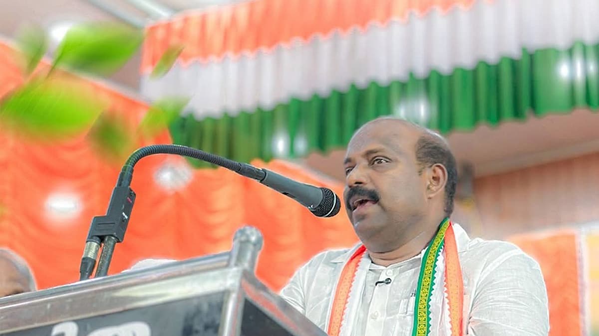 மேடையில் பேசிய எம்.லிஜூ