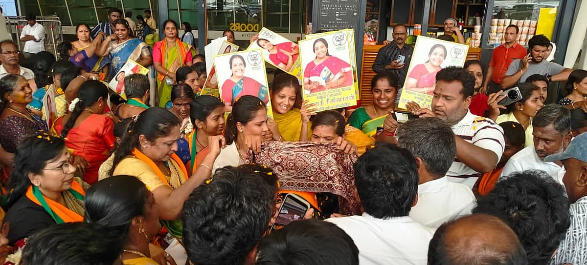 வானதி ஶ்ரீனிவாசன் & எல் முருகன்