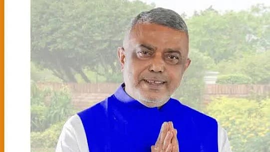 எம்.எல்.ஏ தேபாசிஷ் குமார்