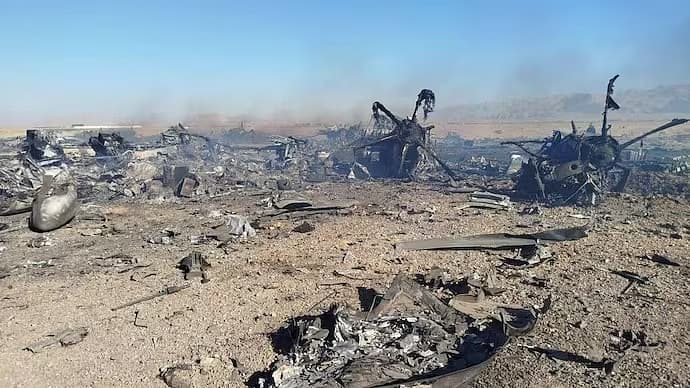 சேதமடைந்த அமெரிக்க விமானங்கள்