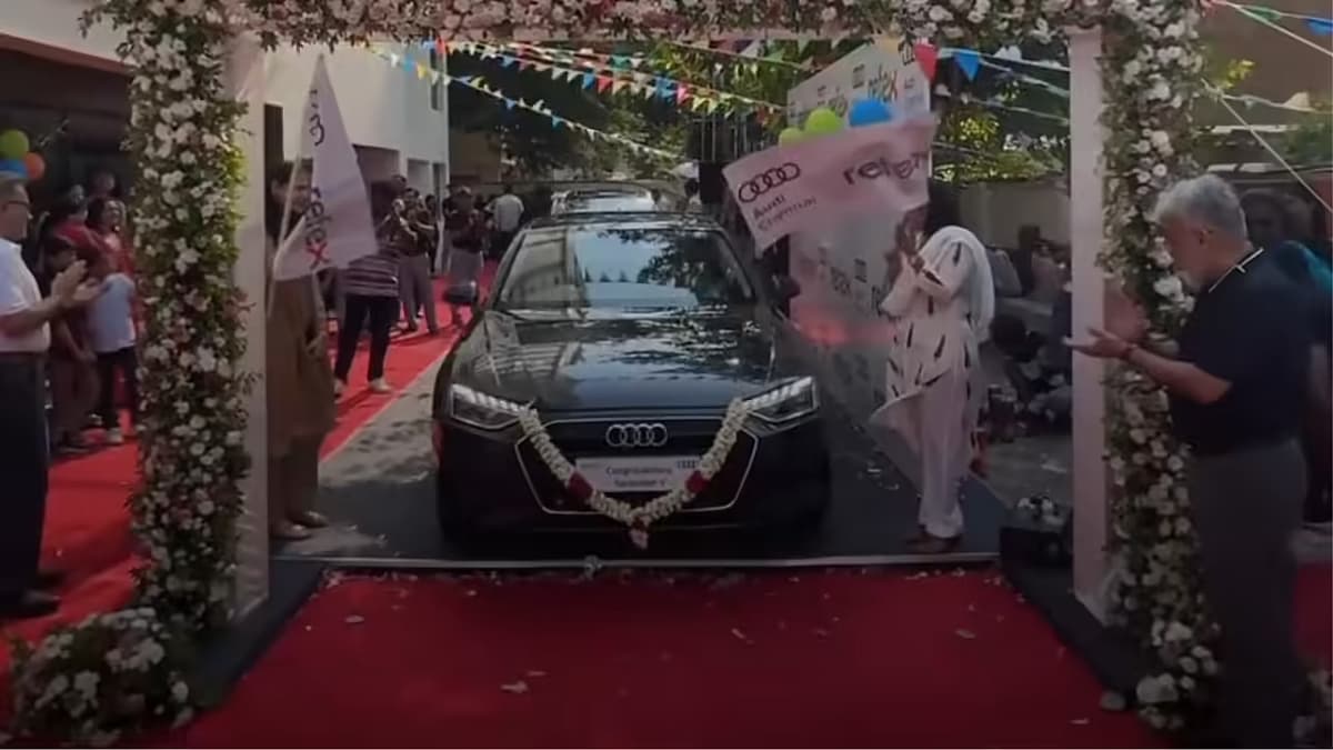 ஊழியர்களுக்கு ஆடி கார் பரிசு