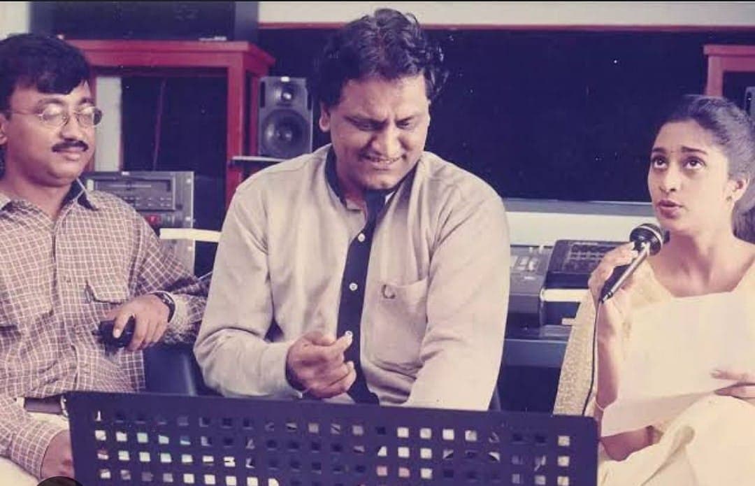 சொந்தக்குரலில் பாட..