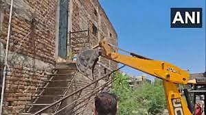 வீடு இடிப்பு